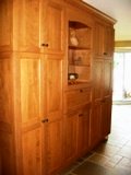 armoires de cuisine en merisier et de rangement